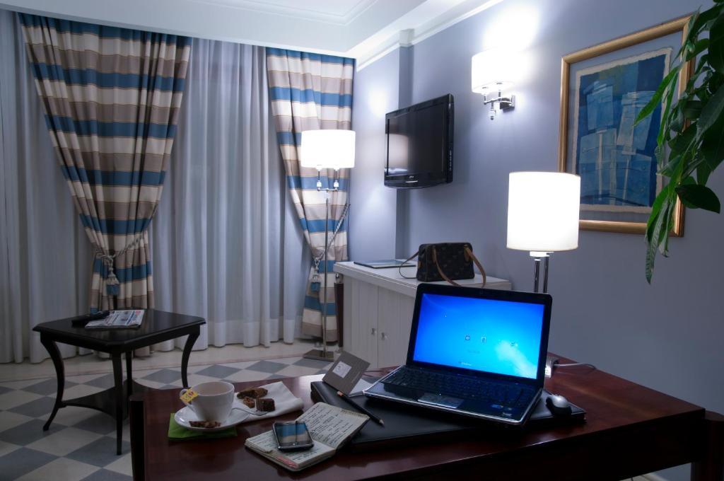 Family Queen Room