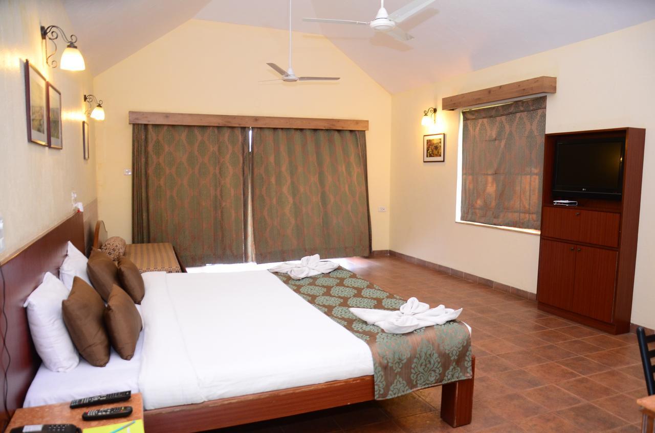 Cottage Room with Mountain View