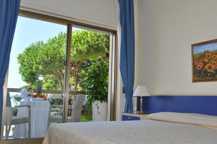 Superior Double or Twin Room with Sea View