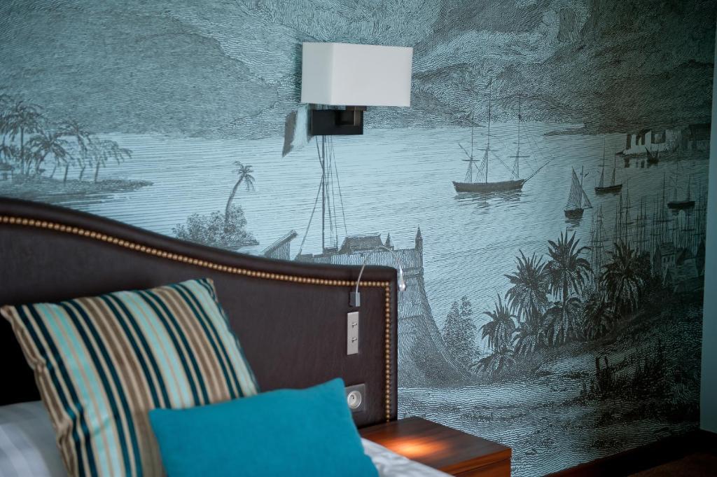 Superior Double or Twin Room Partial Sea View