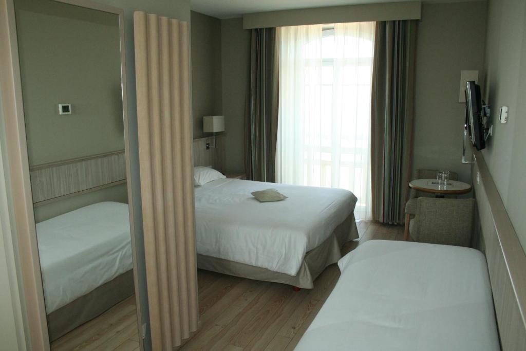 Double or Twin Room Sea View