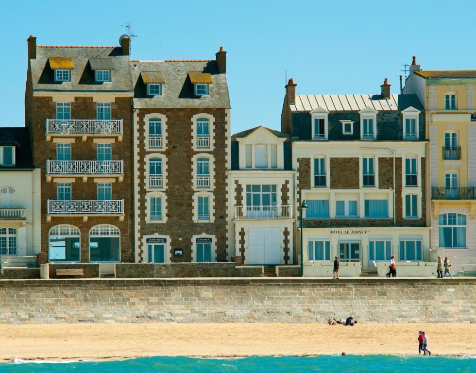 Double or Twin Room Sea View