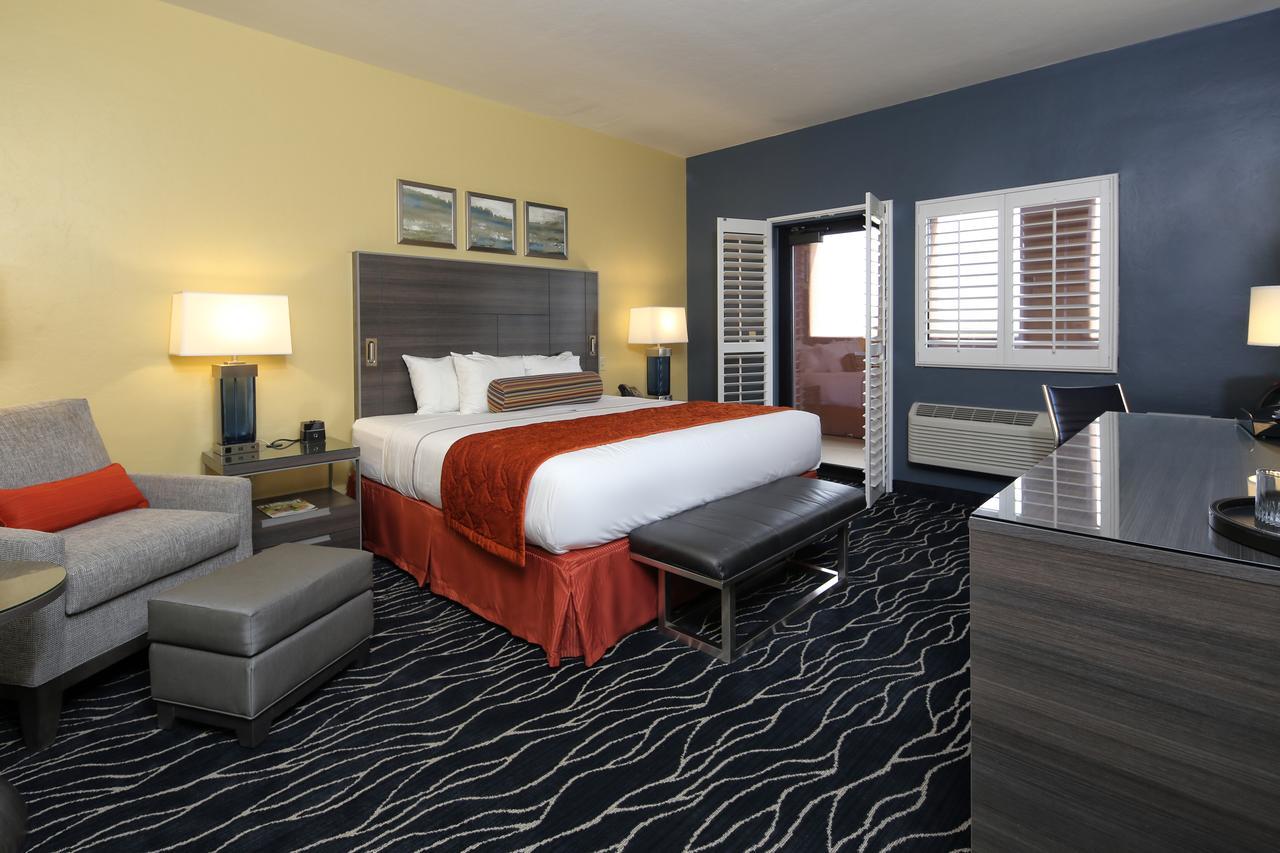 Deluxe King Room