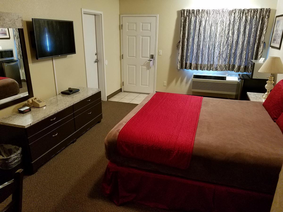 King Room - Non-Smoking