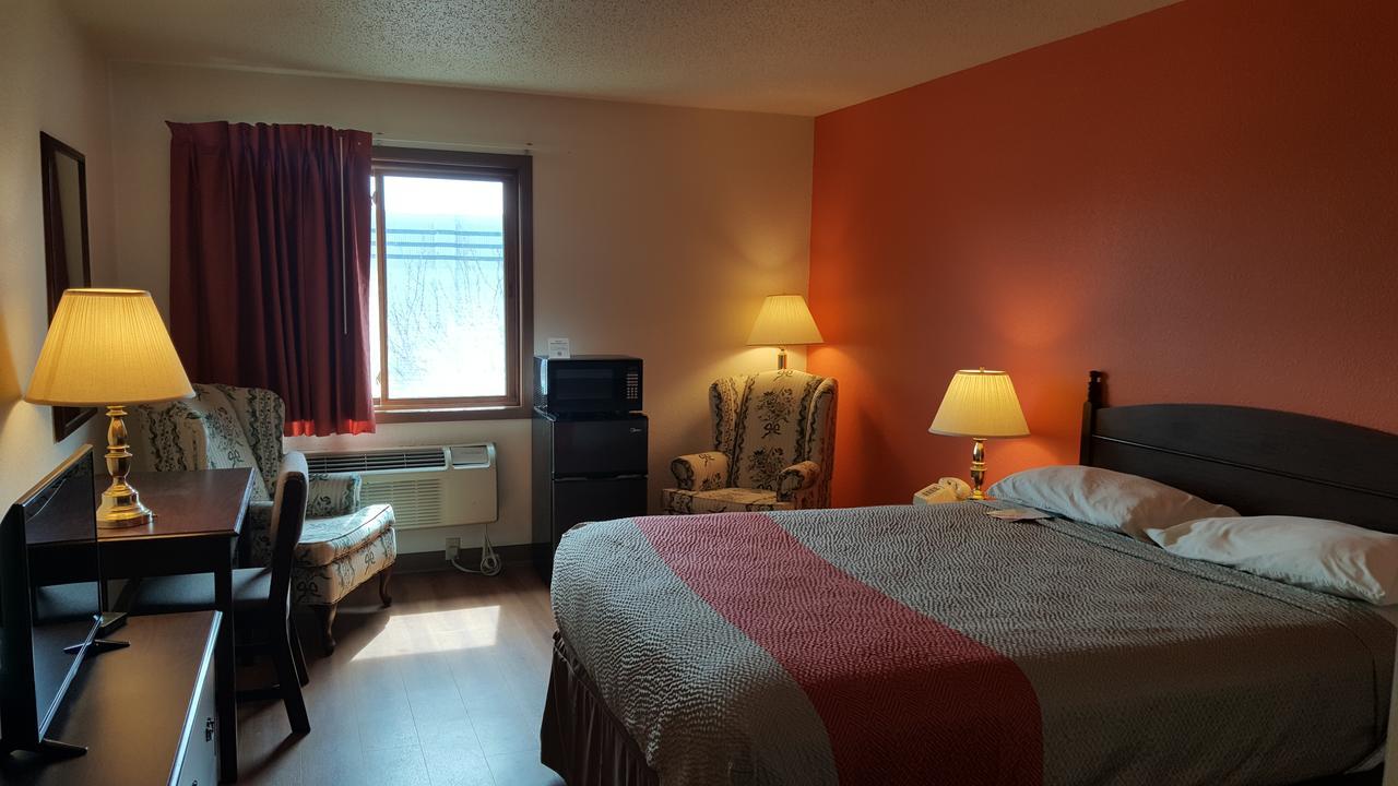 King Room - Non-Smoking