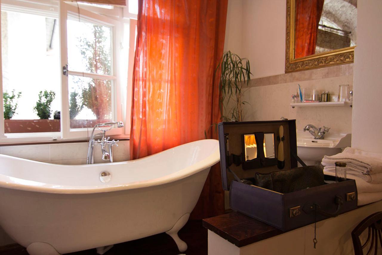 Doppelzimmer mit Badewanne
