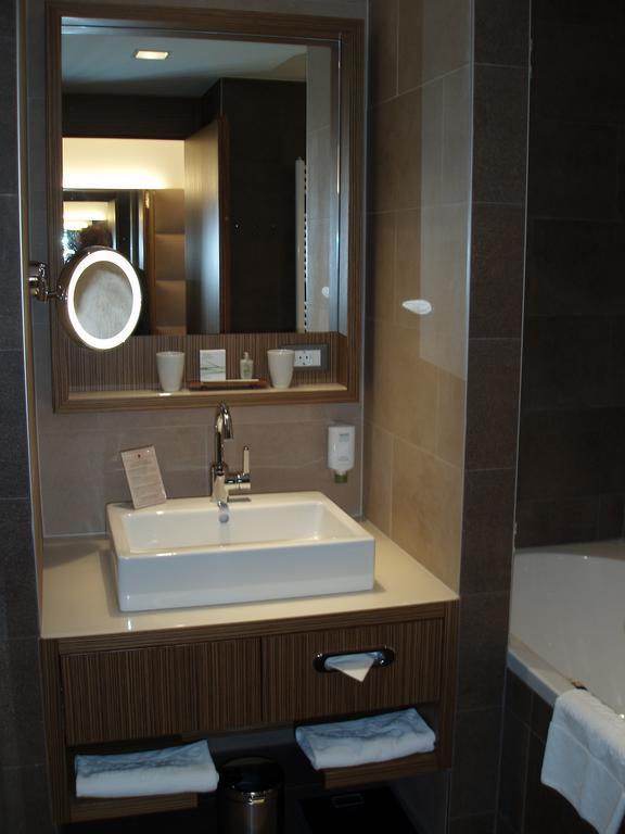 Double Room with Balcony and Lake View