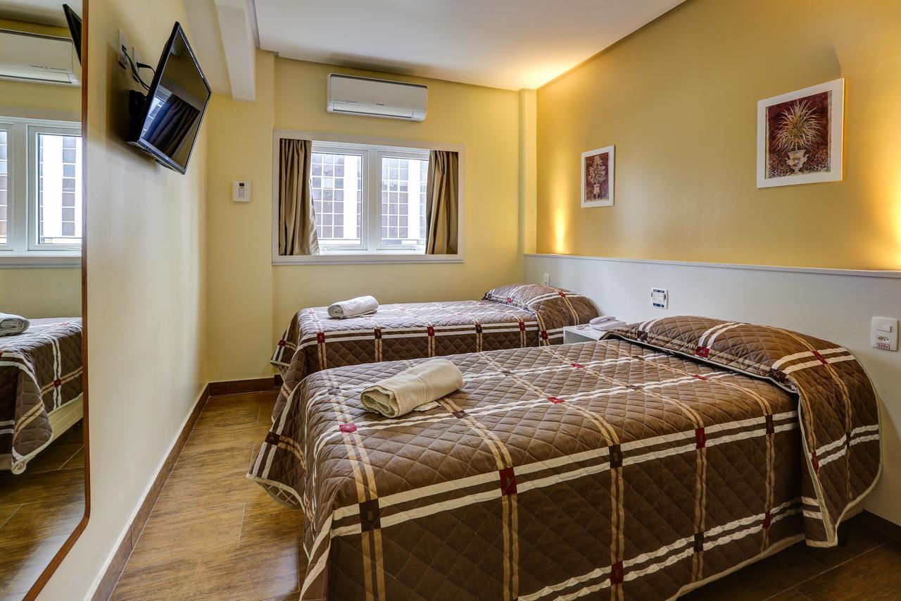 Quarto Duplo