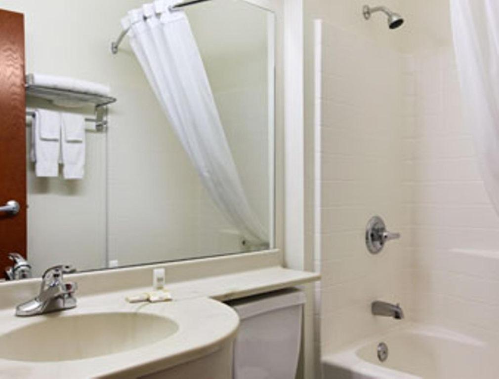 Queen Studio Studio Suite - Disability Access/Non-Smoking