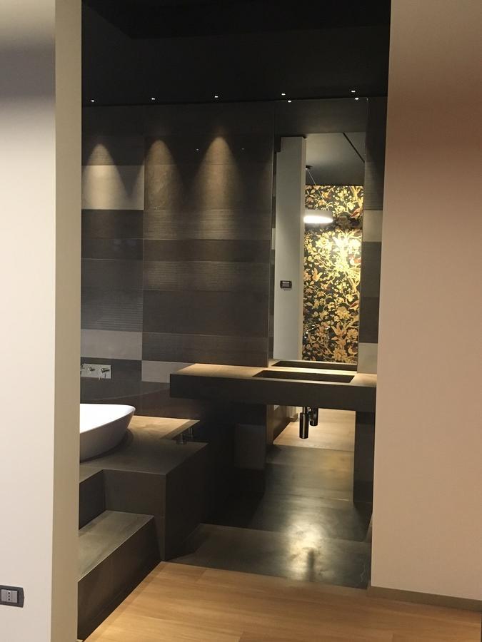 Deluxe Double Room Bath,638947854:JPEG