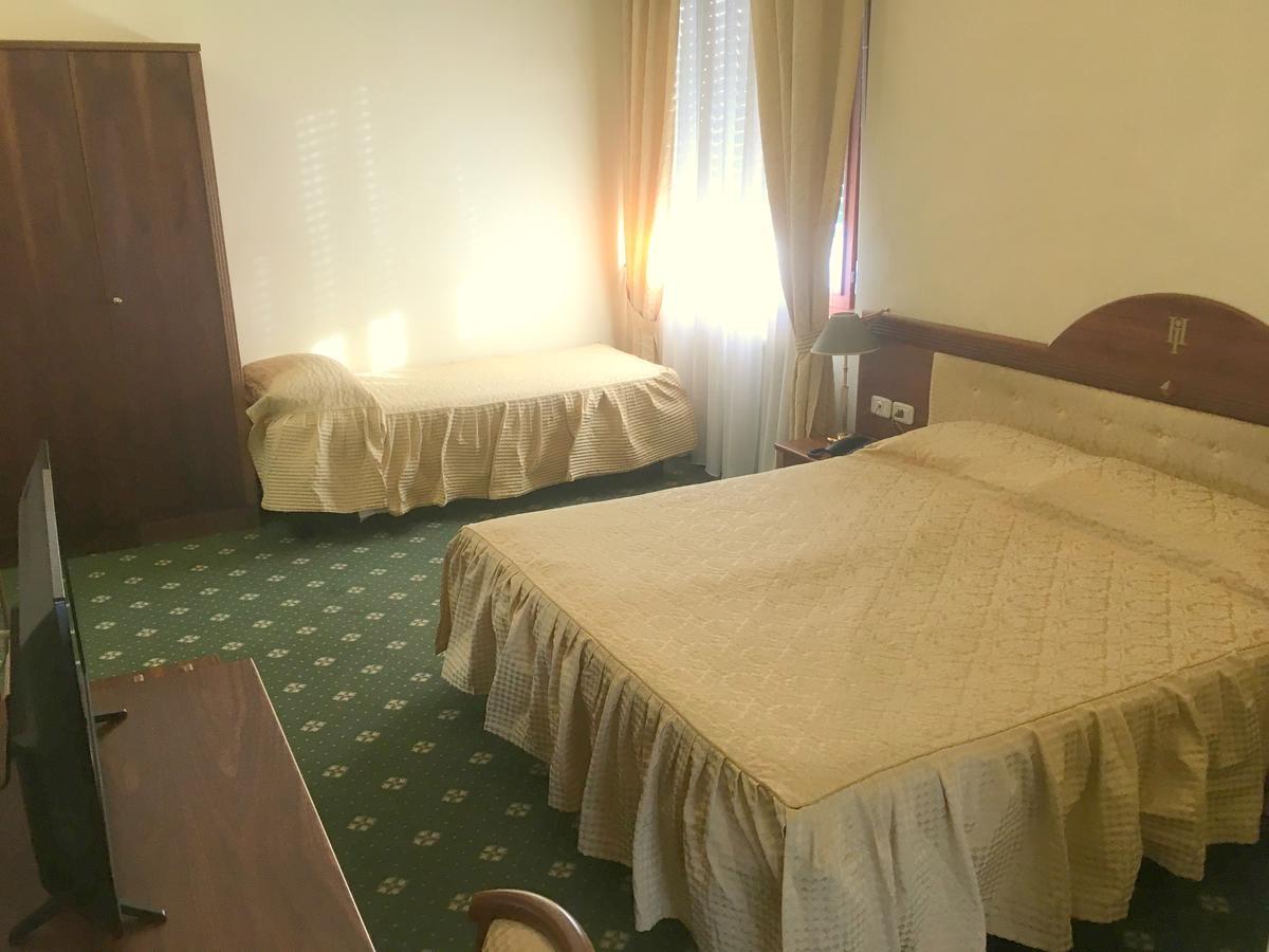 Triple Room,640735737:JPEG