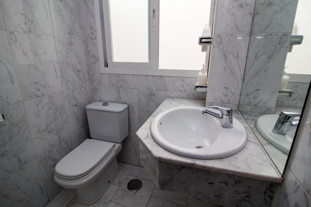 Economy Triple Room without window