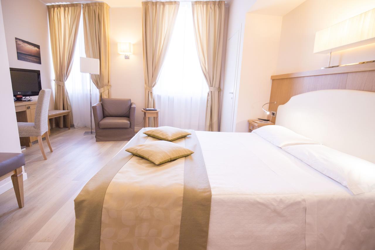 Large Classic Double Room Spa Access