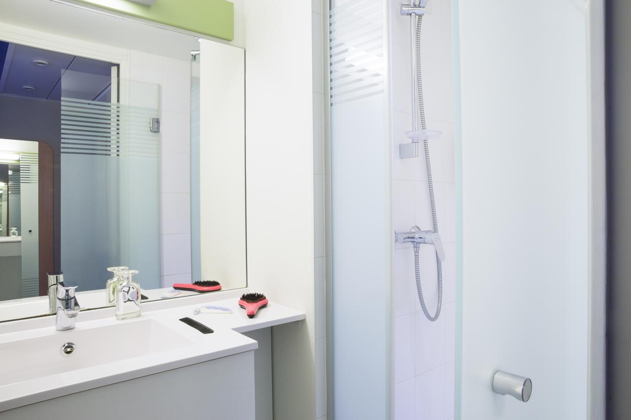 Chambre Triple avec 1 Lit Double et 1 Lit Superposé
