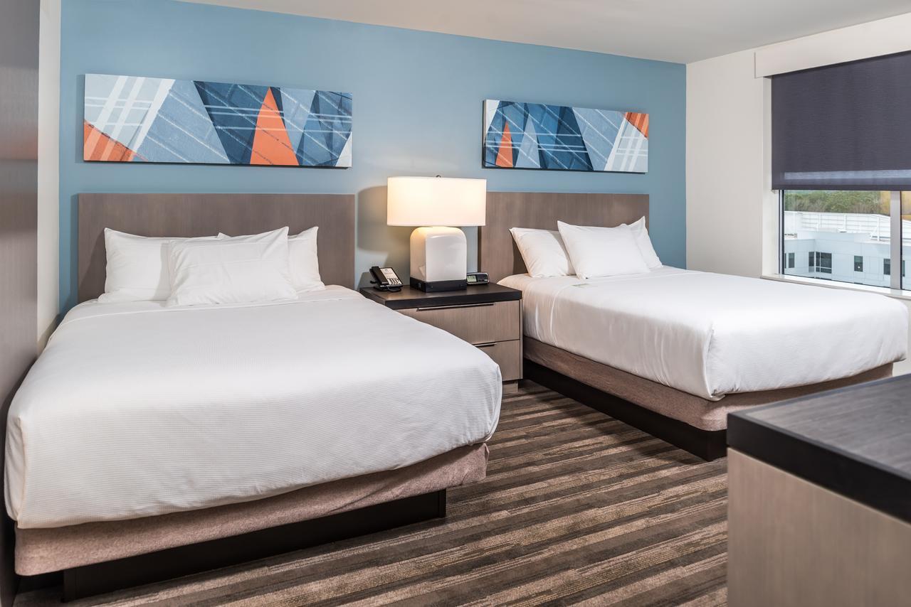 Specialty Queen Room