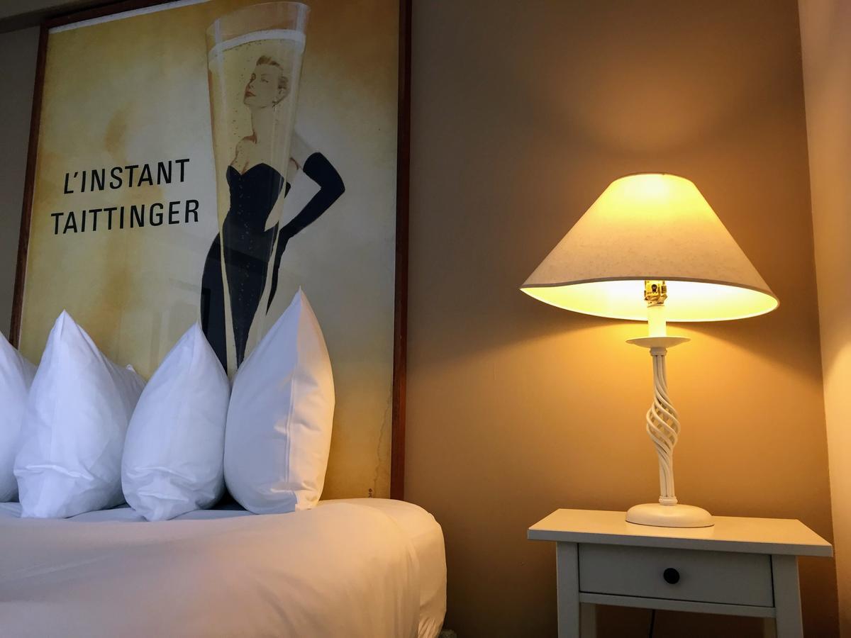 Standard Queen Room