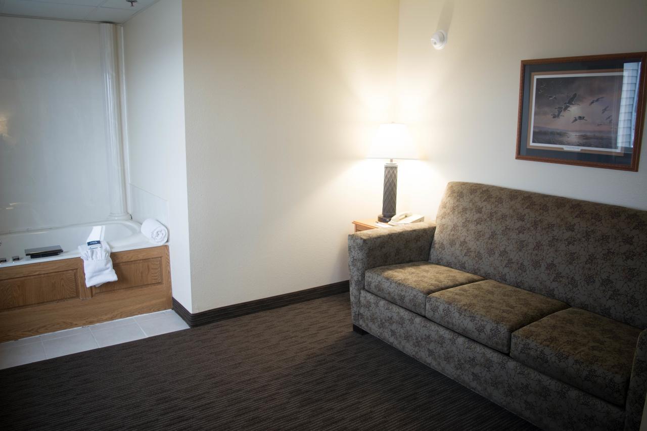 Superior Queen Studio Suite Non-Smoking