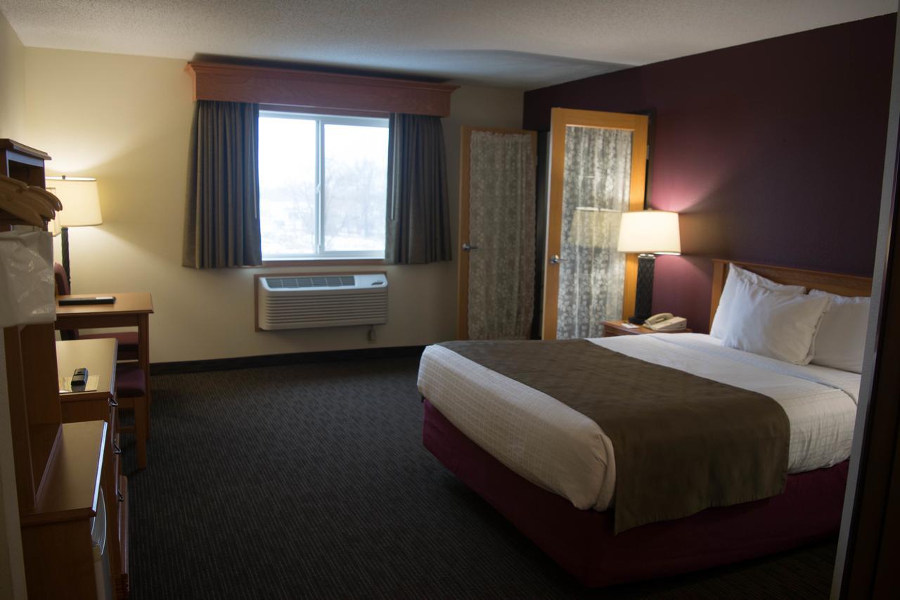 Superior Queen Studio Suite Non-Smoking