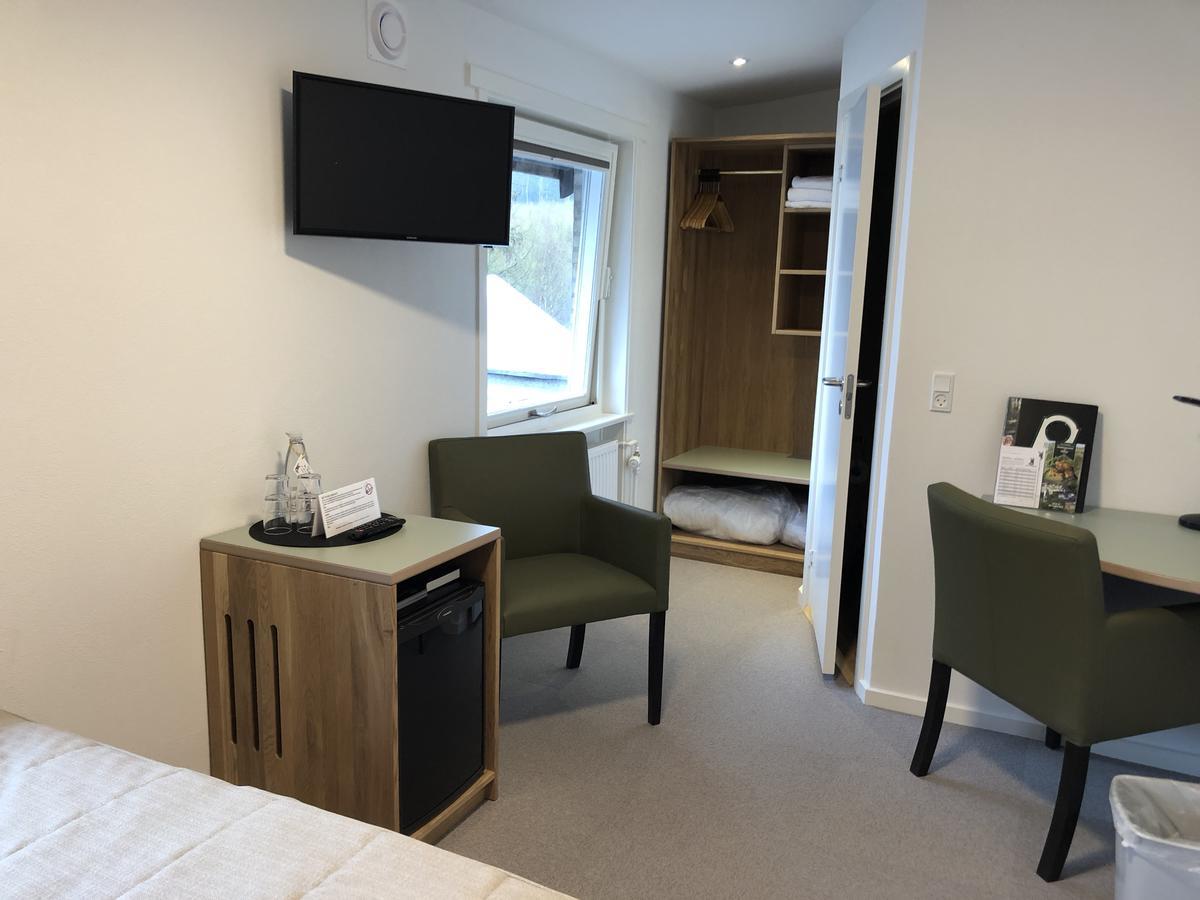 Mini Double Room 140cm bed