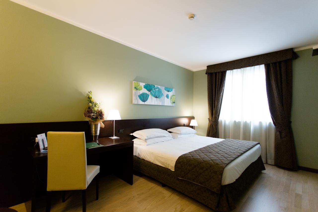 Large Twin Room