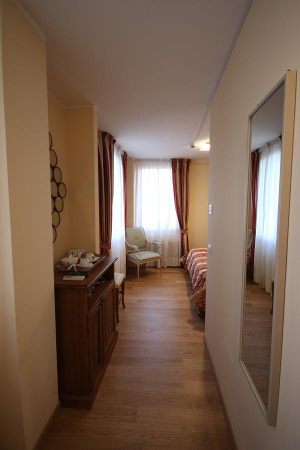 Deluxe Double or Twin Room,647168715:JPEG