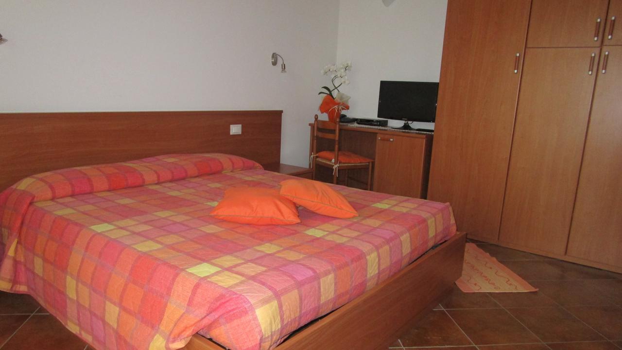 Classic Triple Room,648823953:JPEG