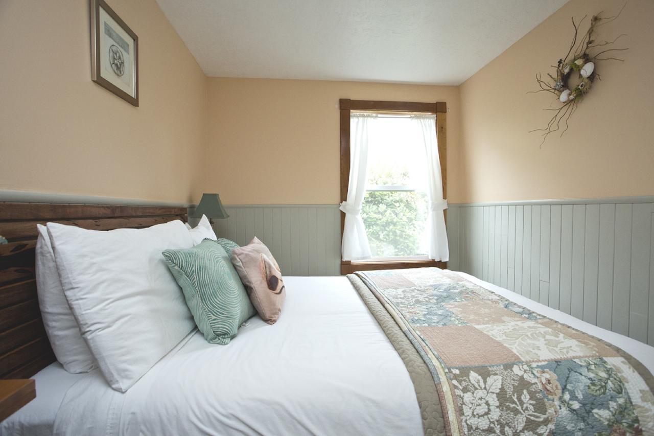 Standard Queen Suite