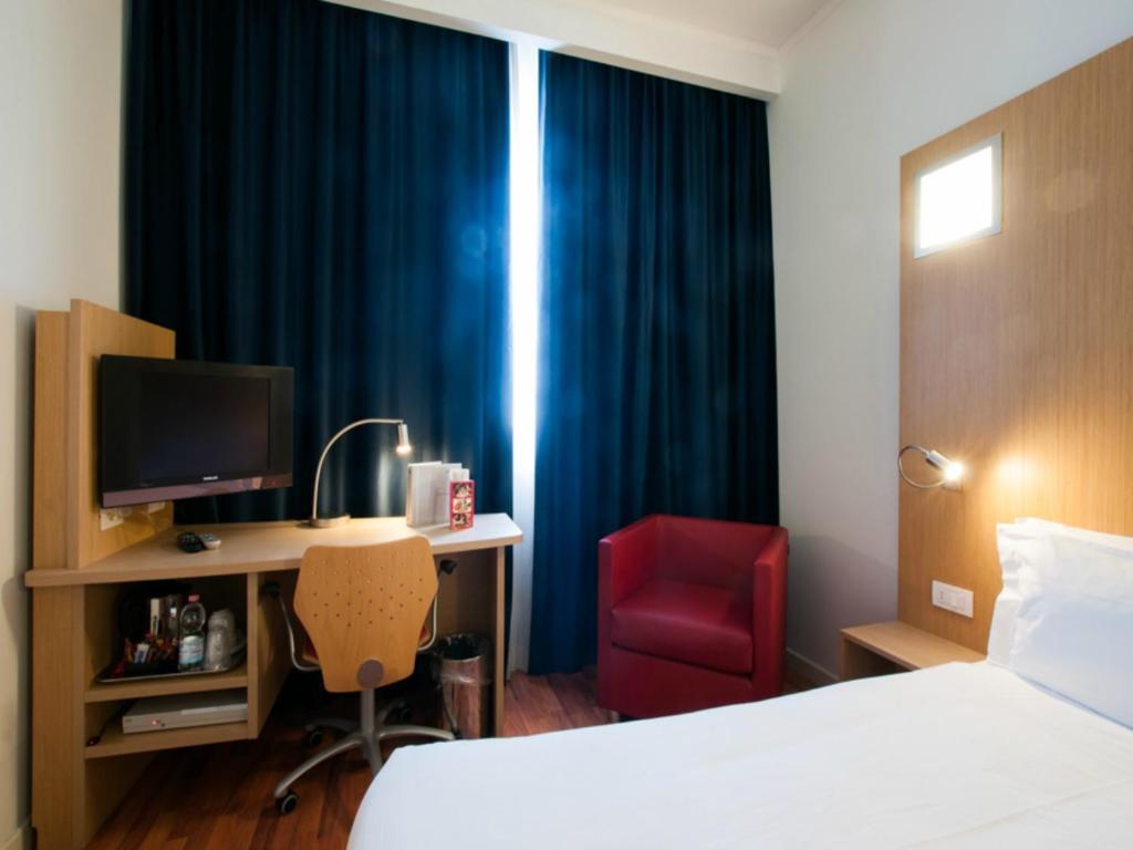 Double or Twin Room,693895266:JPEG