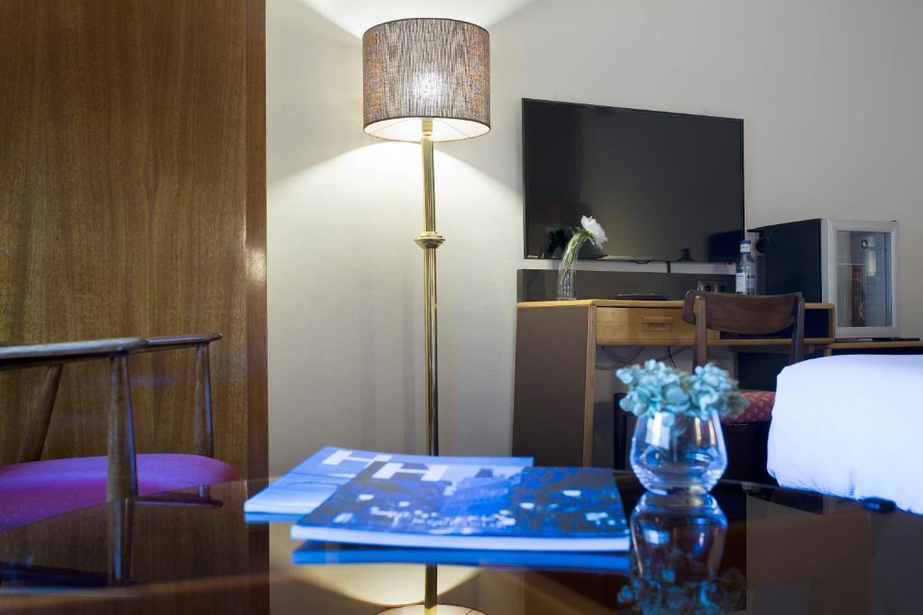 Family Room,65232931:JPEG