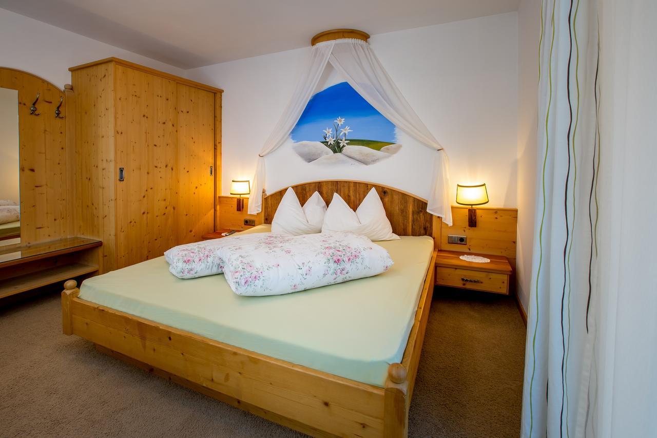 Doppelzimmer mit Balkon