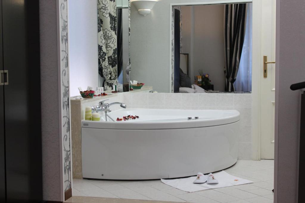Suite Spa Bath