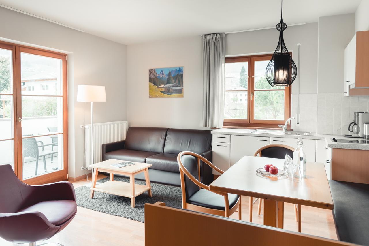 Two-Bedroom Apartment Balcony,656265717:JPEG