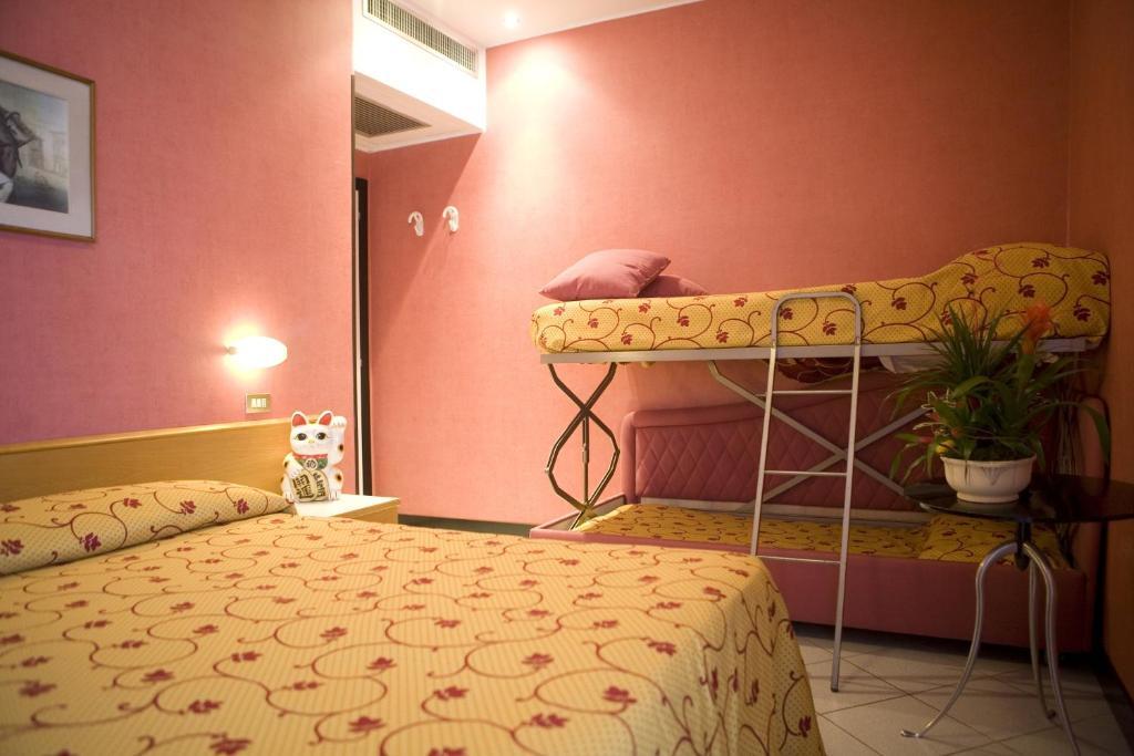 Quadruple Room,1209331099:JPEG