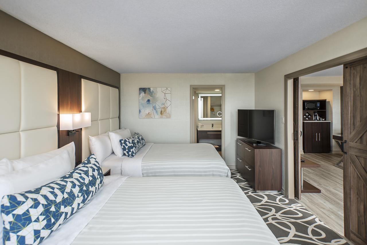 Lifestyle Suite Two Queen Beds Sofa Bed