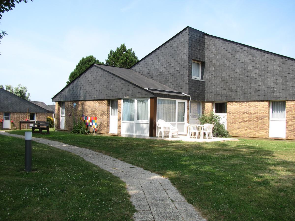 Three-Bedroom House,662081463:JPEG
