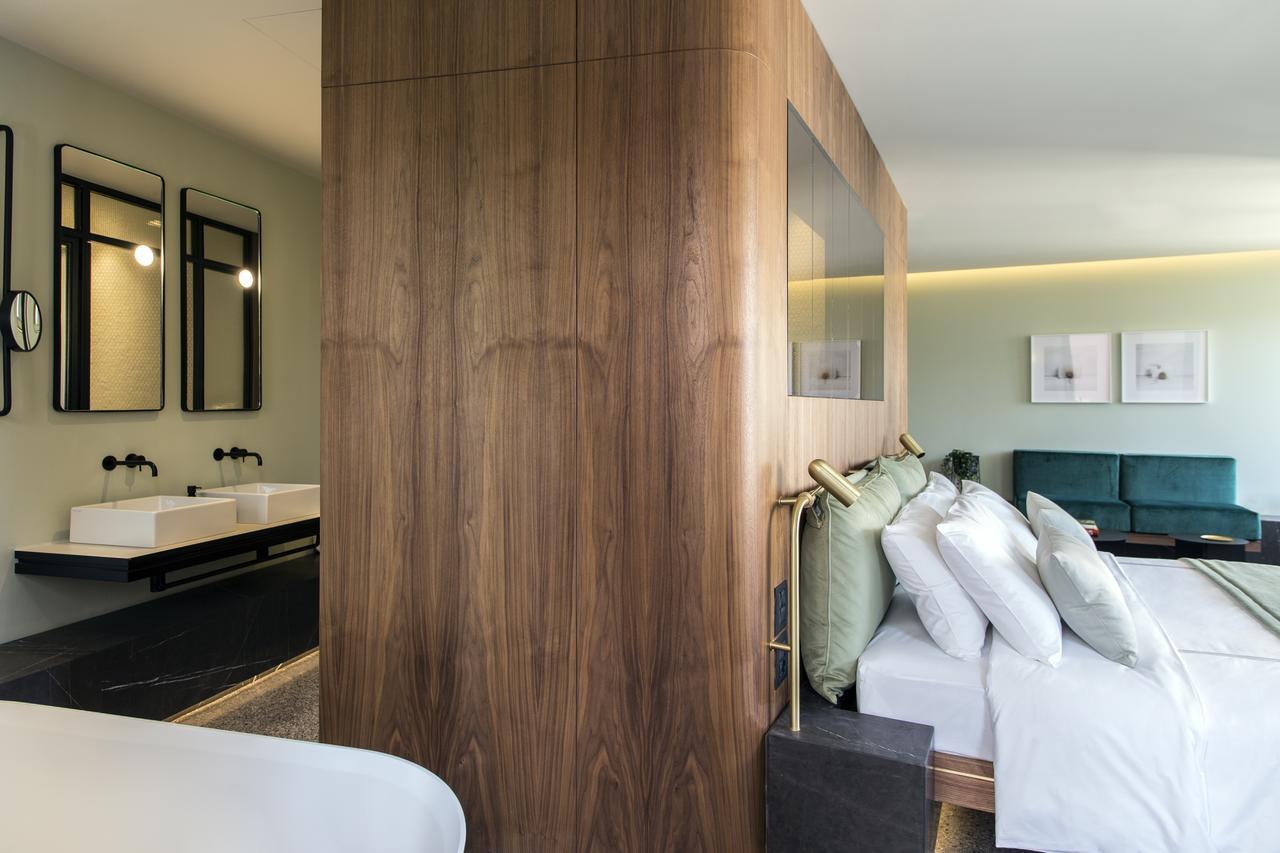 Perianth Suite Acropolis View