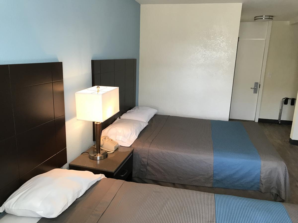 Queen Room Two Queen Beds