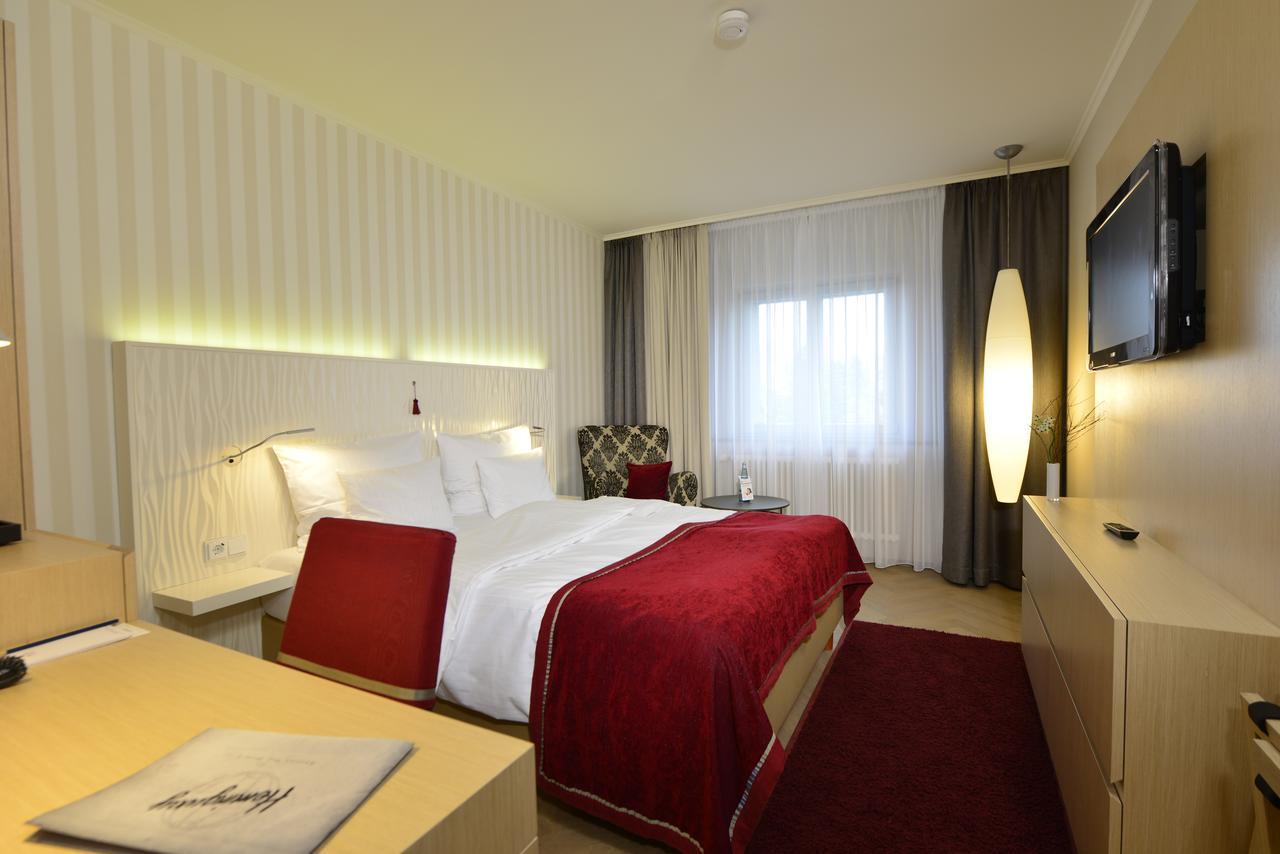 Business Queen Room