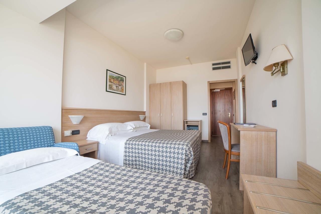 Triple Room Terrace Sea View