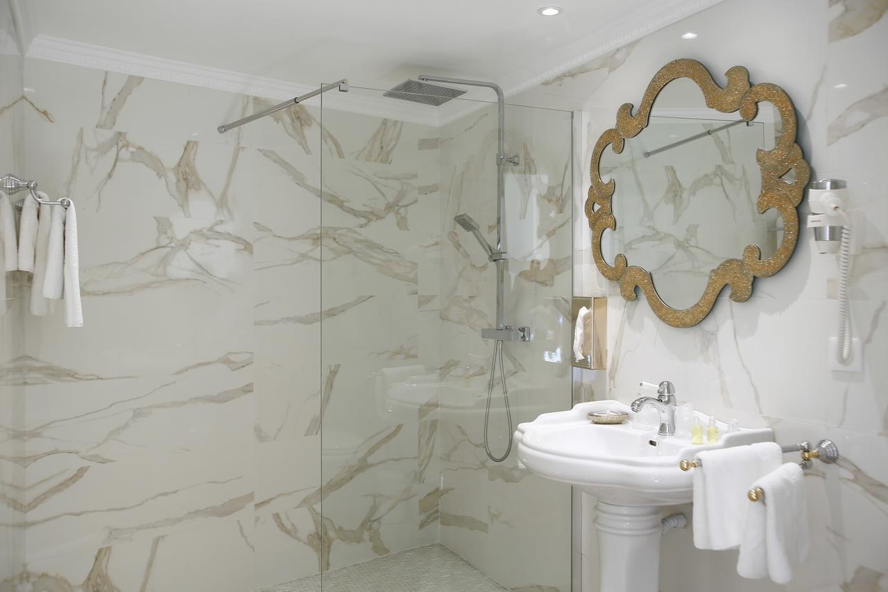 Superior Double or Twin Room Garden floor
