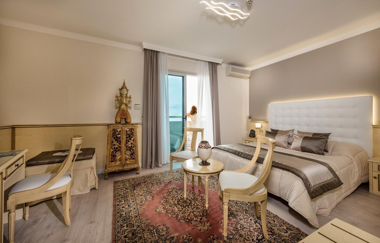 Junior Suite Partial Sea View Spa Access