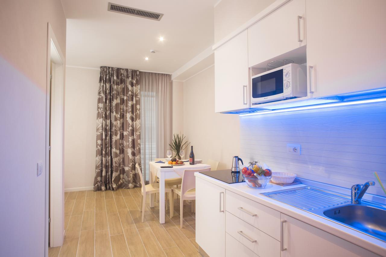 One Bedroom Apartment Lateral Sea View