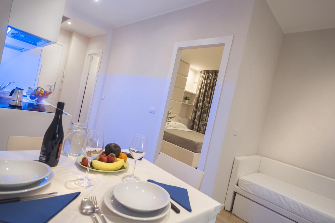 One Bedroom Apartment Lateral Sea View