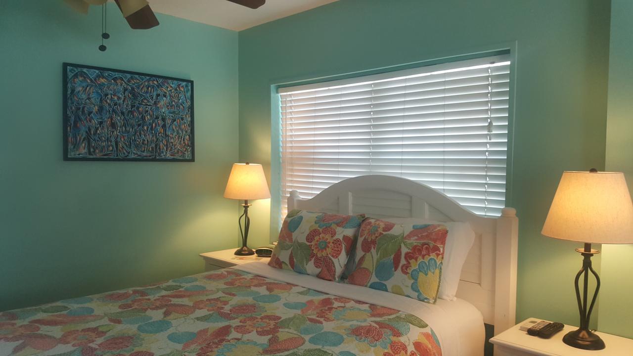 Queen Room with Two Queen Beds (Unit C11)