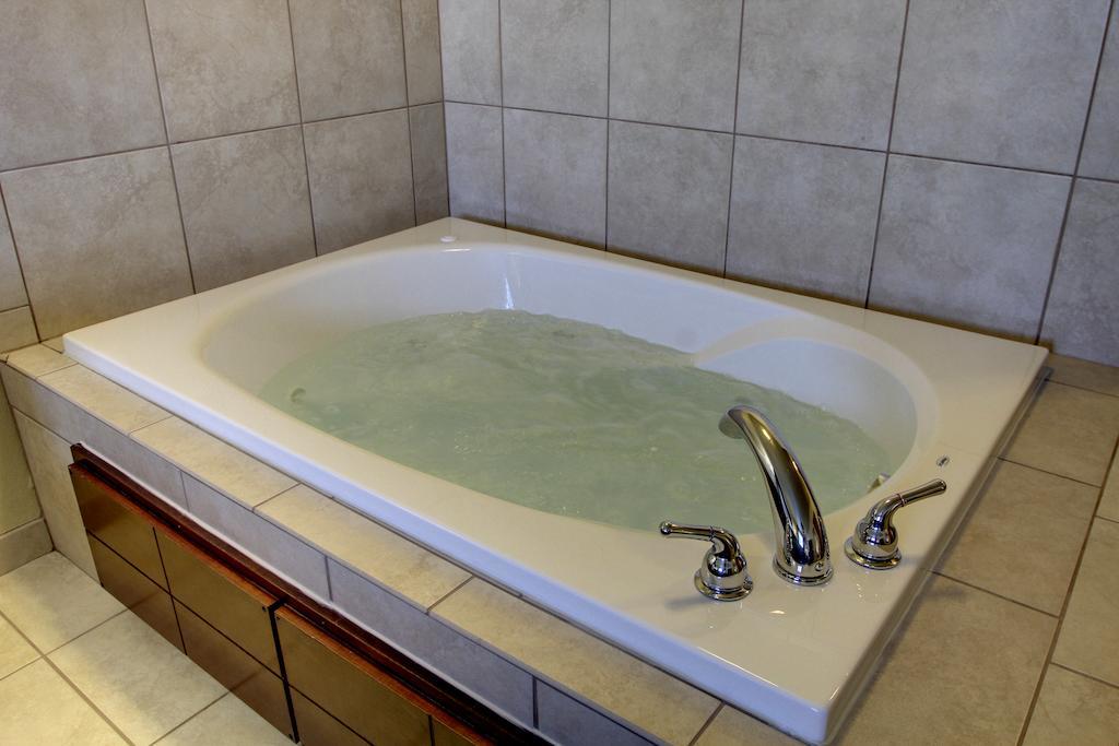 King Room with Spa Bath