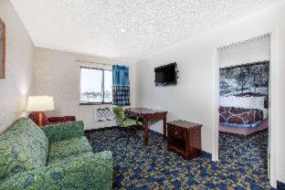 One-Bedroom King Suite Non-Smoking