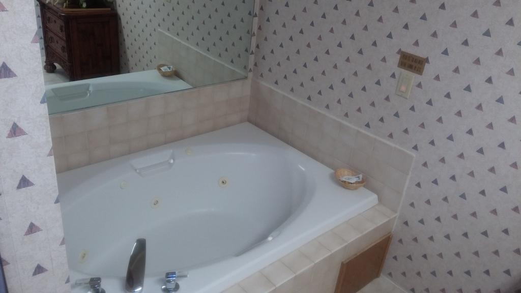 Luxury Suite with Spa Bath