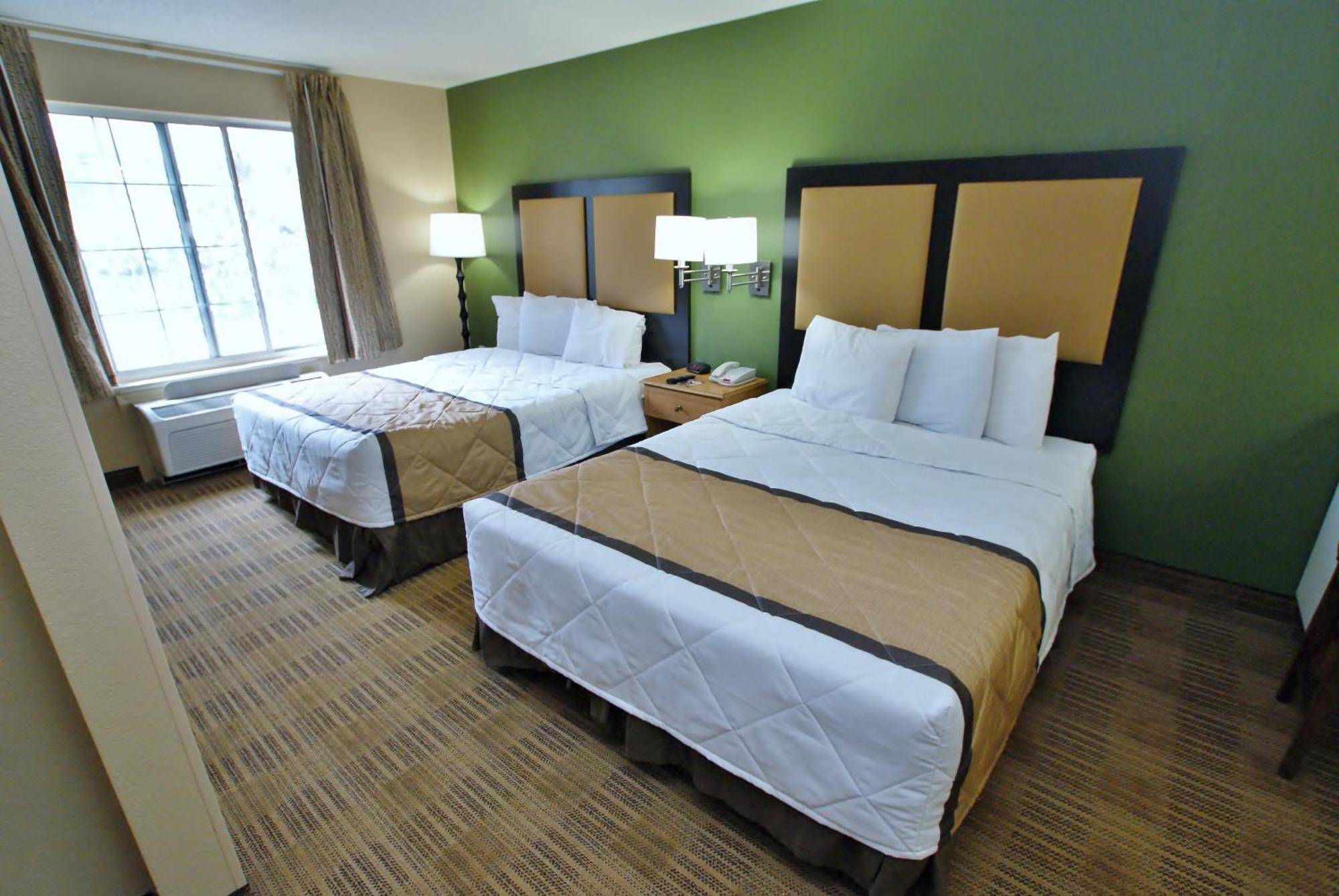 Studio 2 Queen Beds Non-Smoking