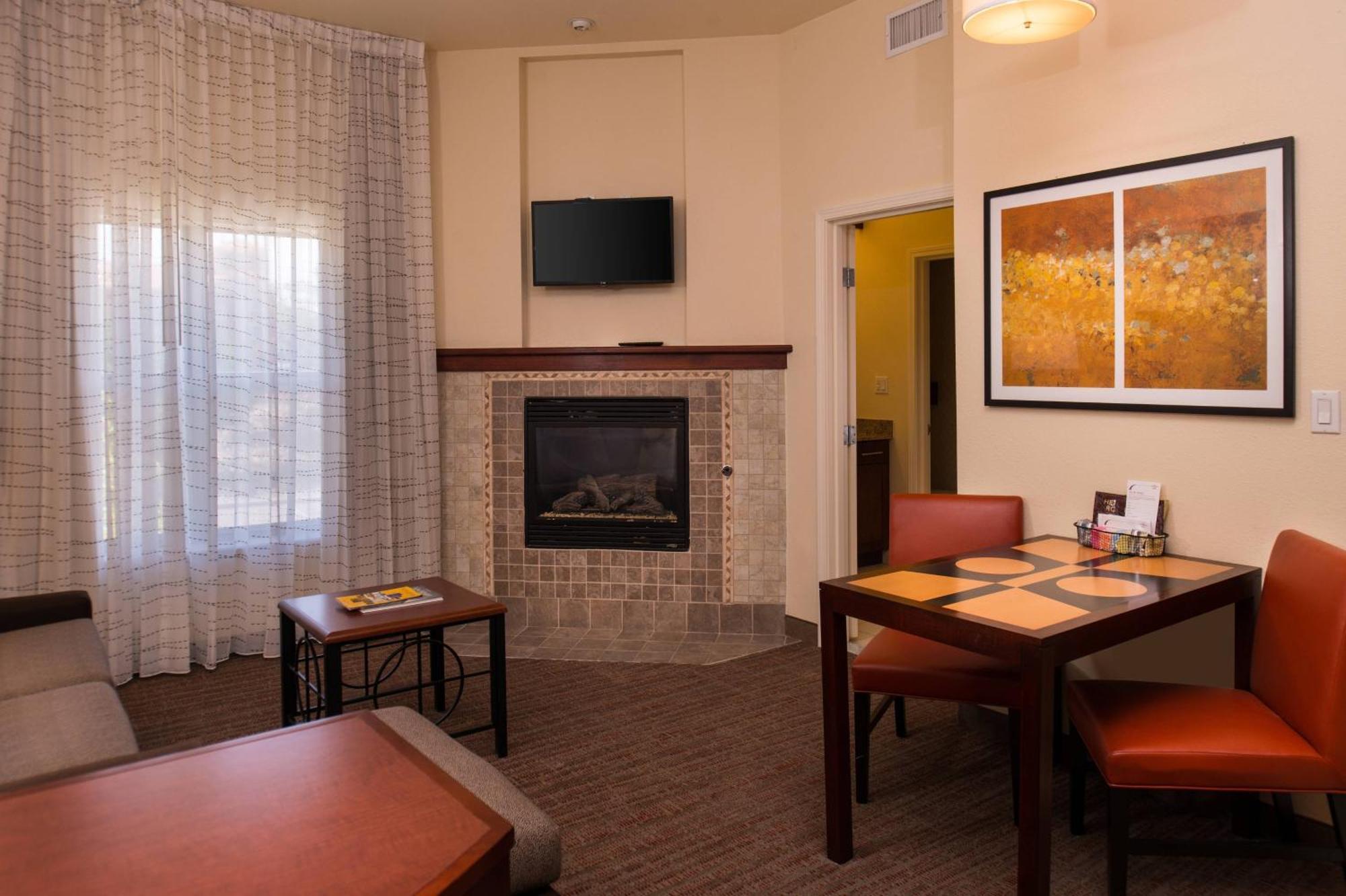 One-Bedroom King Suite Sofa Bed Fireplace
