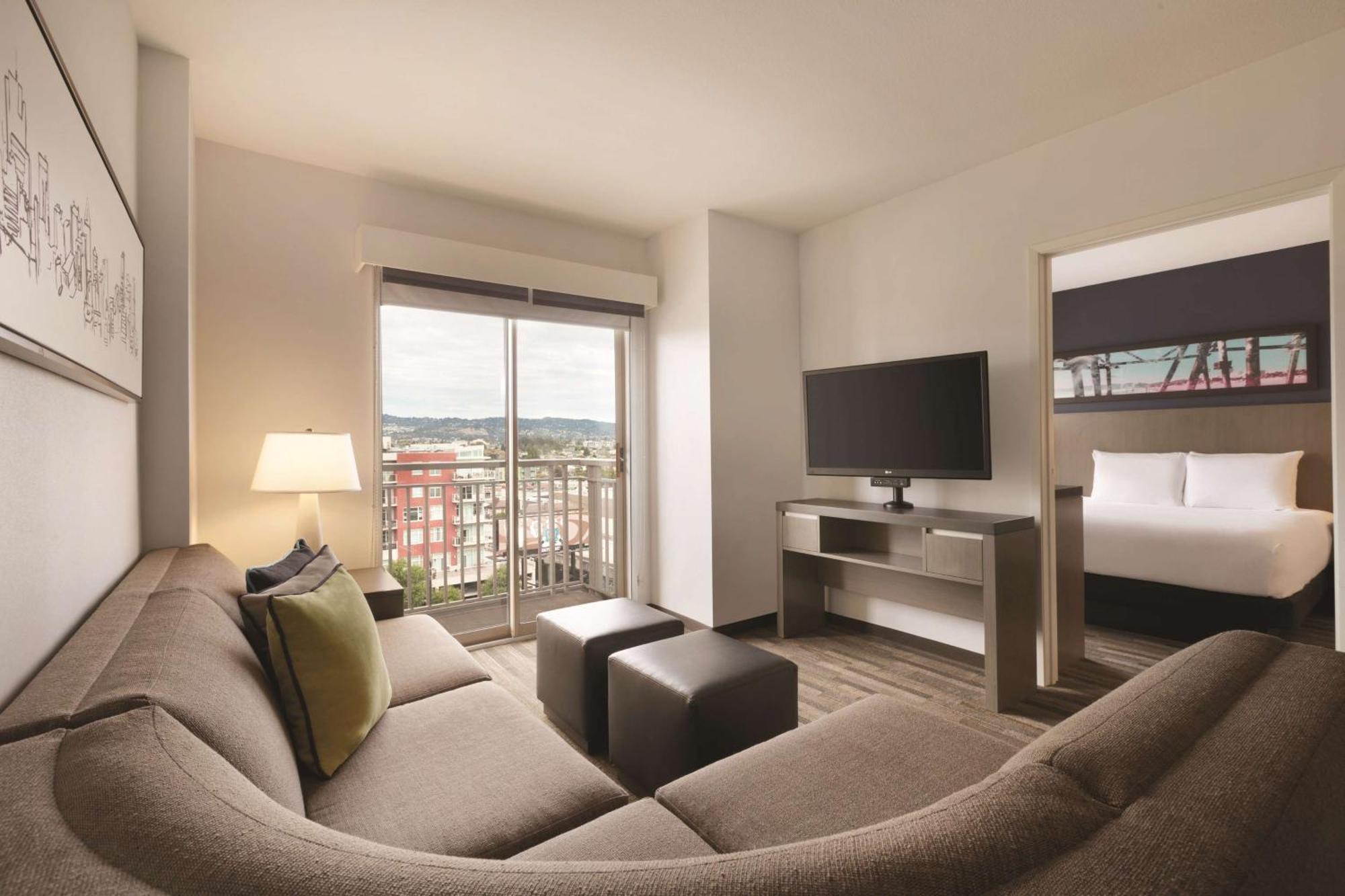 One-Bedroom King Suite with Bay View